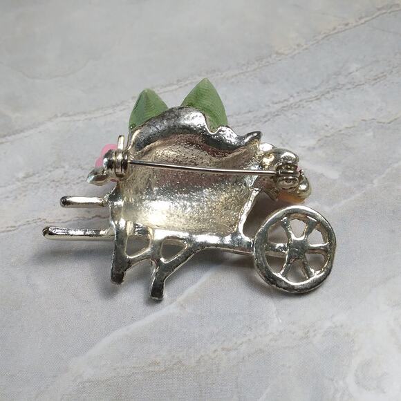 Silver Tone Wheel Barrow full of Pink Roses Brooch Pin, Vintage Spring Accessory - Picture 5 of 9